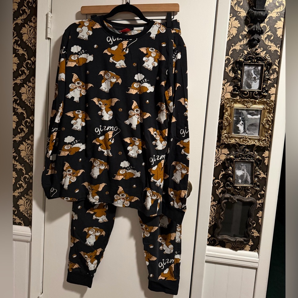 Gizmo Pajamas - Black and Brown